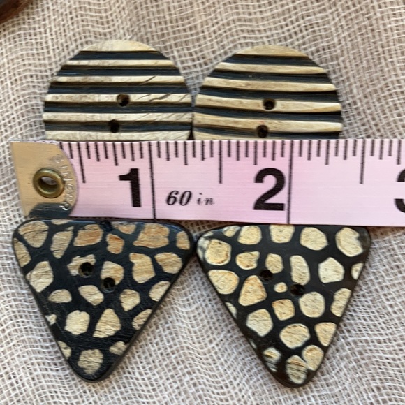 Group of natural buttons for art projects - Picture 9 of 16